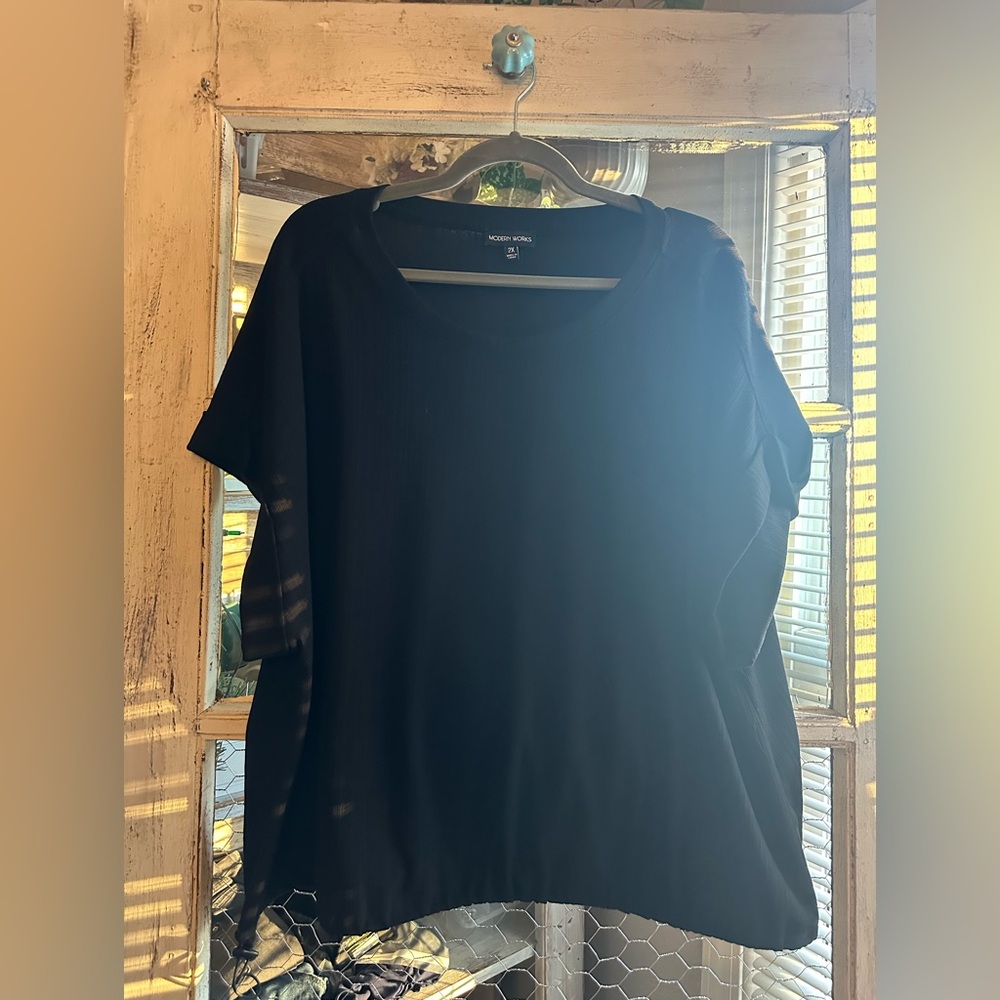 A98 Modern Works | Black Short Sleeve Ribbed Top